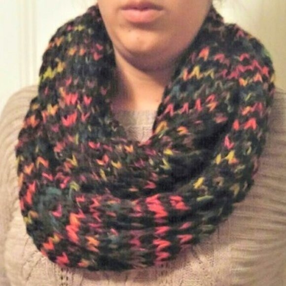 Chunky Loop Infinity Scarf NWoT - Picture 1 of 4